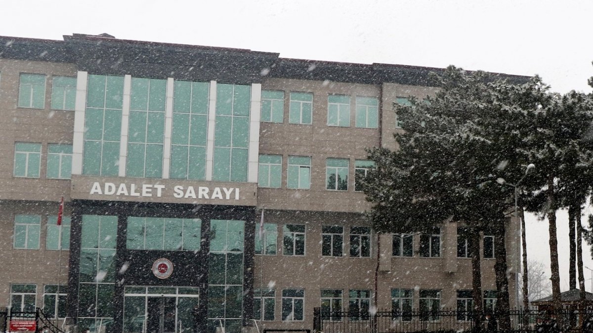 Erzincan'ın da aralarında bulunduğu 13 ilde FETÖ şüphelisi 23 kişi hakkında yakalama kararı verildi