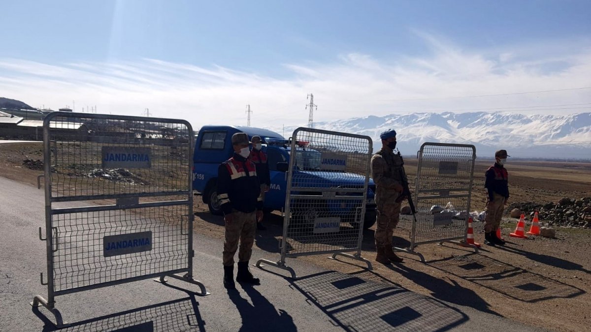 Erzincan'ın İliç ilçesinde 1 köy ve TOKİ konutları karantinaya alındı