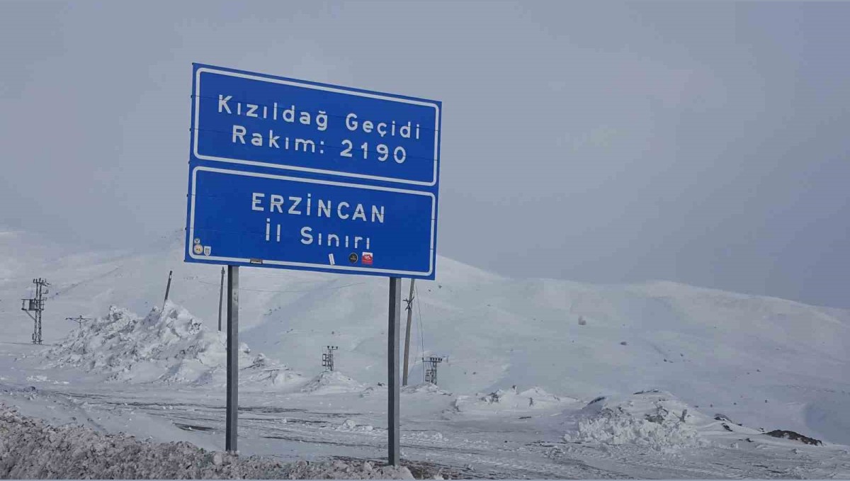Erzincan'ın yüksek kesimlerinde kar yağışı etkili oldu