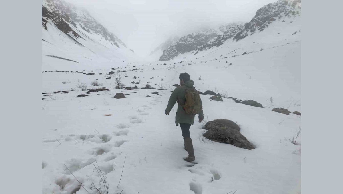 Erzincan'ın yüksek kesimlerine kar yağdı