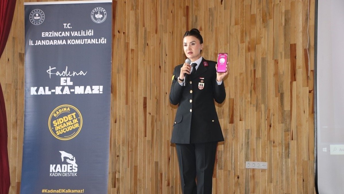 Erzincan jandarmasından KYK öğrencilerine güvenlik ve bağımlılıkla mücadele eğitimi