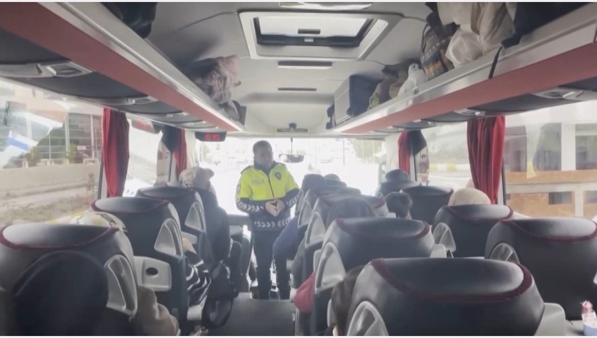 Erzincan polisinden "Emniyet kemeri sizi hayata bağlar" bilgilendirmesi