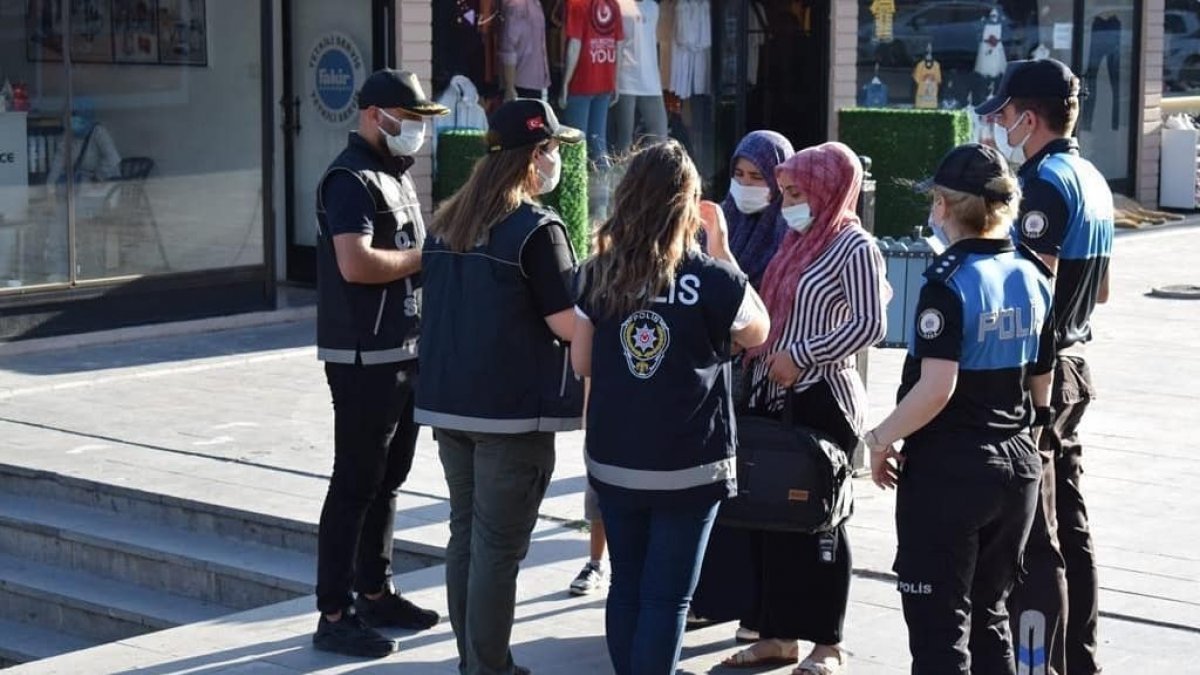 Erzincan polisinden 'kadına şiddet' bilgilendirmesi