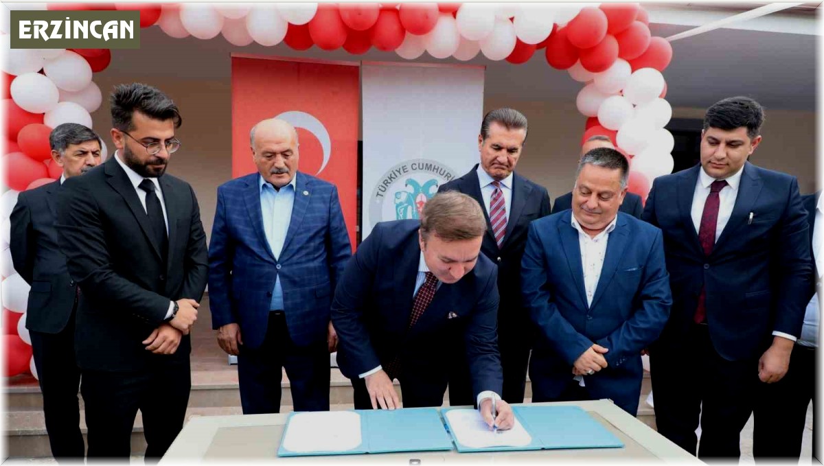 Erzincan Tarıma Dayalı İhtisas Besi Organize Sanayi Bölgesi'nin "Altyapı Yapım İşlerine Ait Sözleşme İmza Töreni" yapıldı