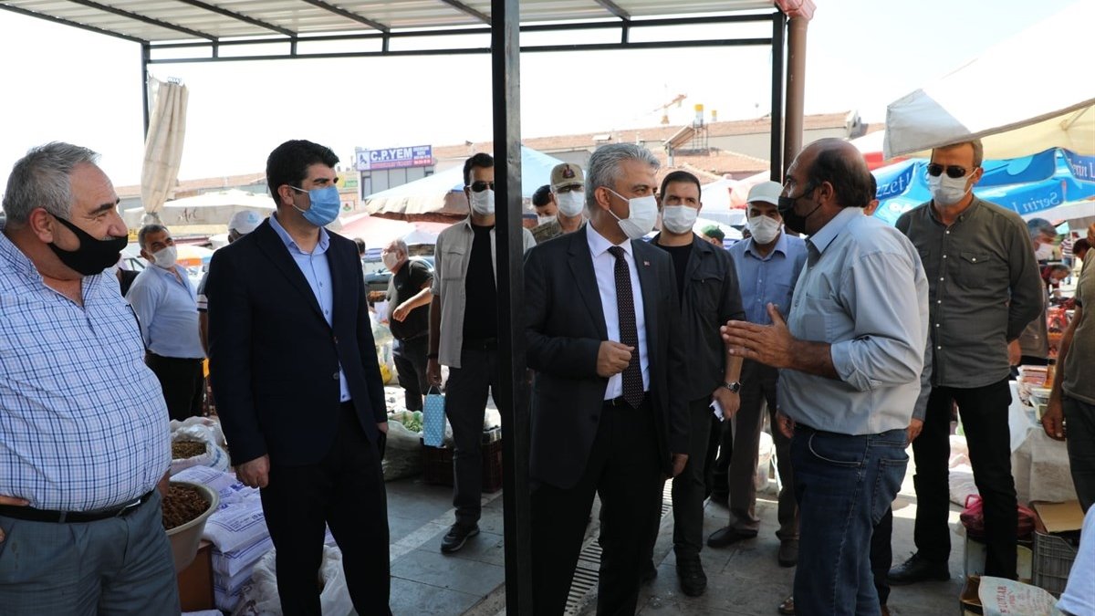 Erzincan Valisi Makas pazar yerlerinde Kovid-19 tedbirlerini denetledi