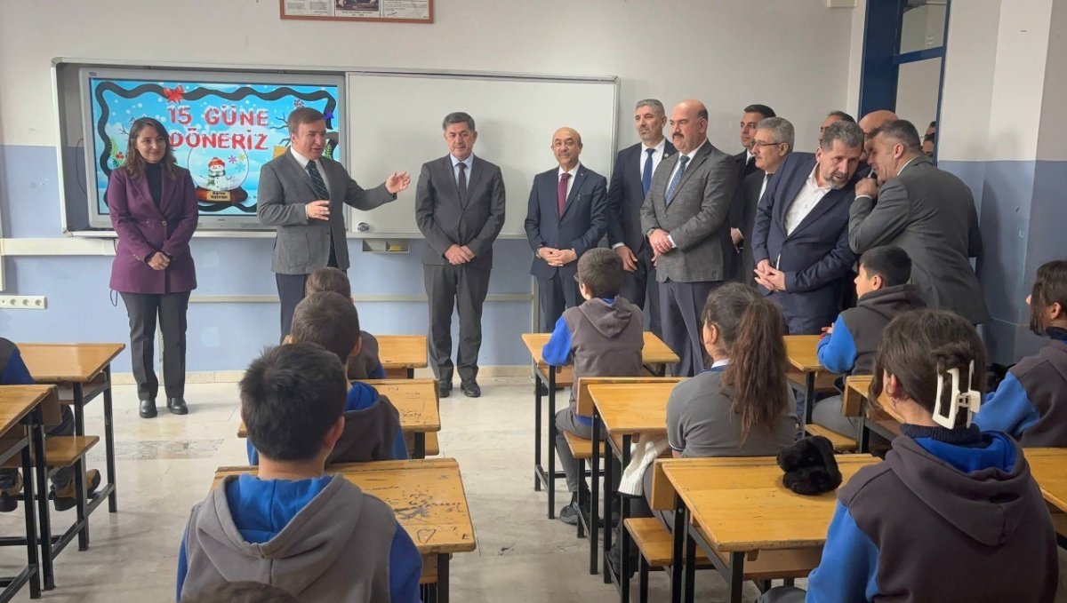 Erzincan Valisi öğrencilere Ergan Dağı'nda kayak ve köfte ekmek sözü verdi