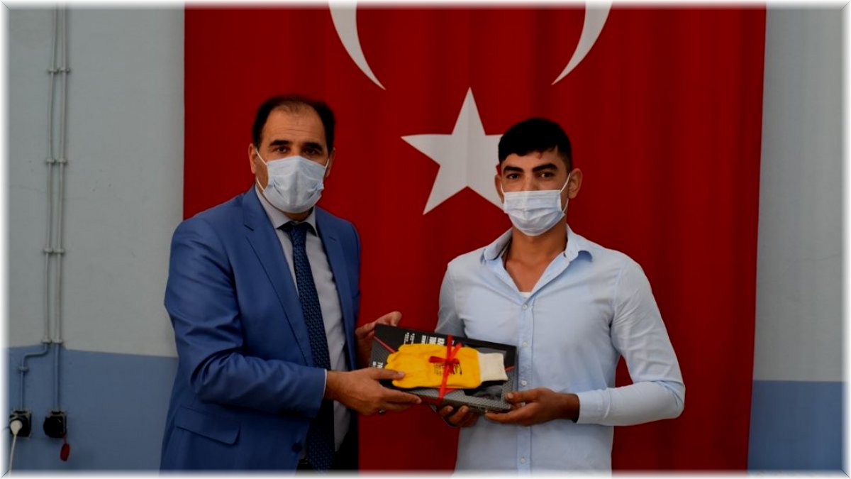 Erzincan’da yılın ahileri Mesleki Eğitim Merkezi öğrencileriyle Kariyer etkinliğinde buluştu