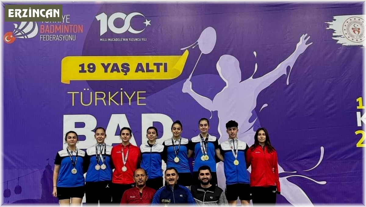 Erzincanlı badmintoncular, Samsun'dan madalyalarla döndüler