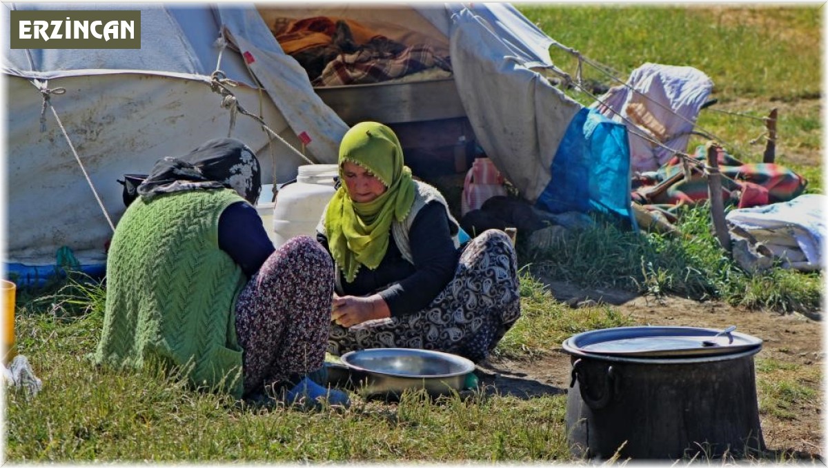 Erzincanlı göçerlerin zorlu yayla hayatı