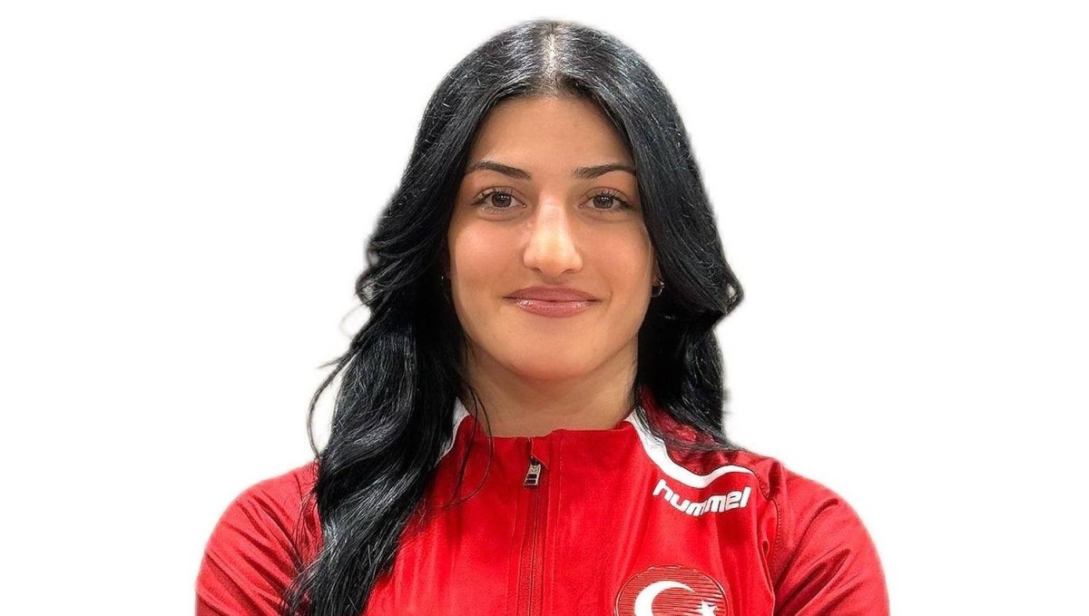 Erzincanlı milli güreşçi Kamaloğlu gümüş madalya kazandı