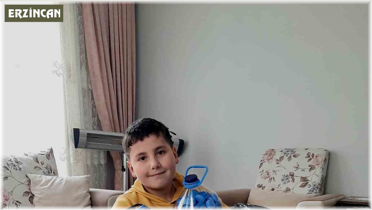 Erzincanlı minik, engelliler için 60 bin 'mavi kapağı' bin kilometreden getirtti