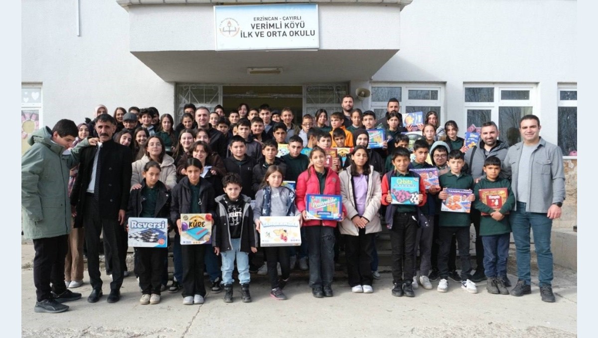 Erzincanlı öğrencilerden Verimli köyüne dostluk köprüsü