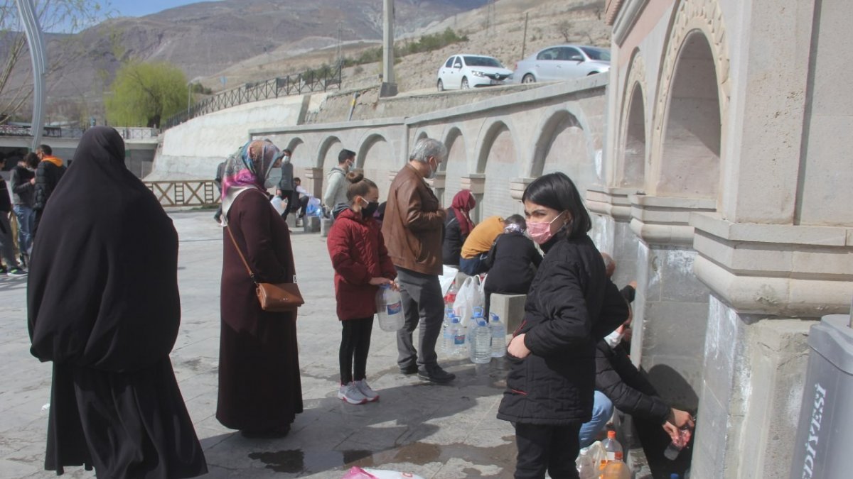 Erzincanlılar 'ekşisu' ile iftar açıyor