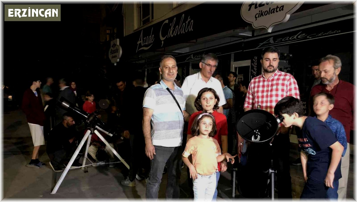 Erzincanlılar gece yarısı uzayı gözlemlemek için kuyruğa girdi
