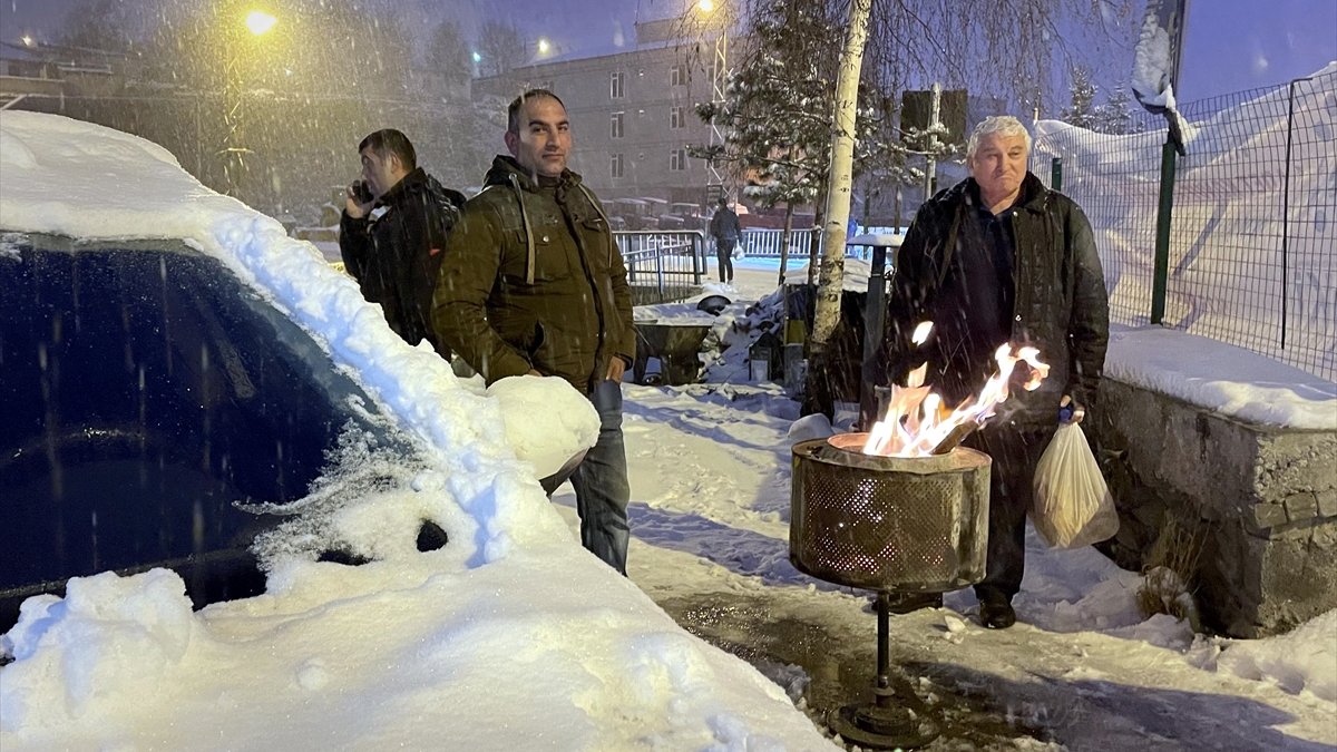 Erzurum, Ardahan ve Kars'ta kar etkili oluyor