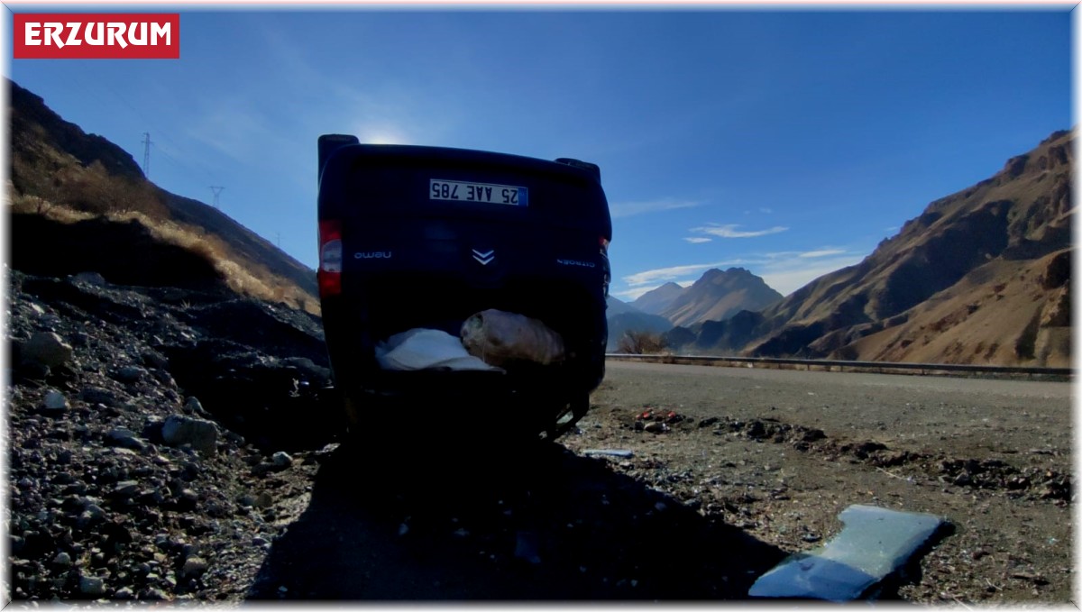 Erzurum-Artvin yolunda araç takla attı