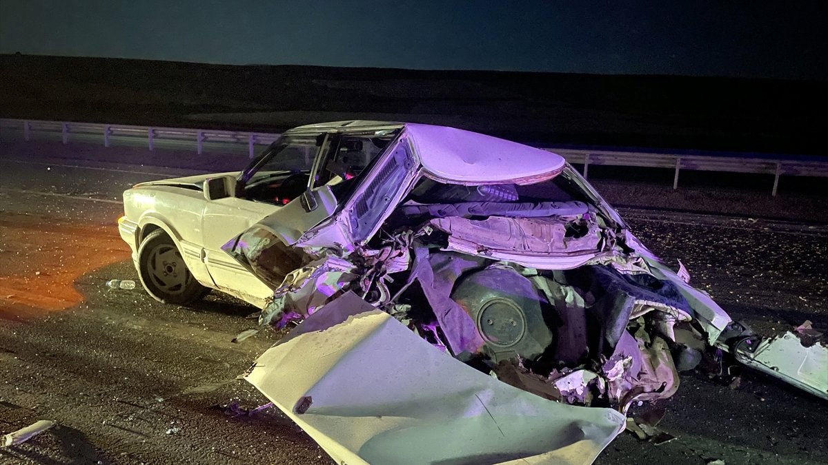 Erzurum Aşkale son dakika... Erzurum'da iki araç çarpıştı 5 kişi yaralandı