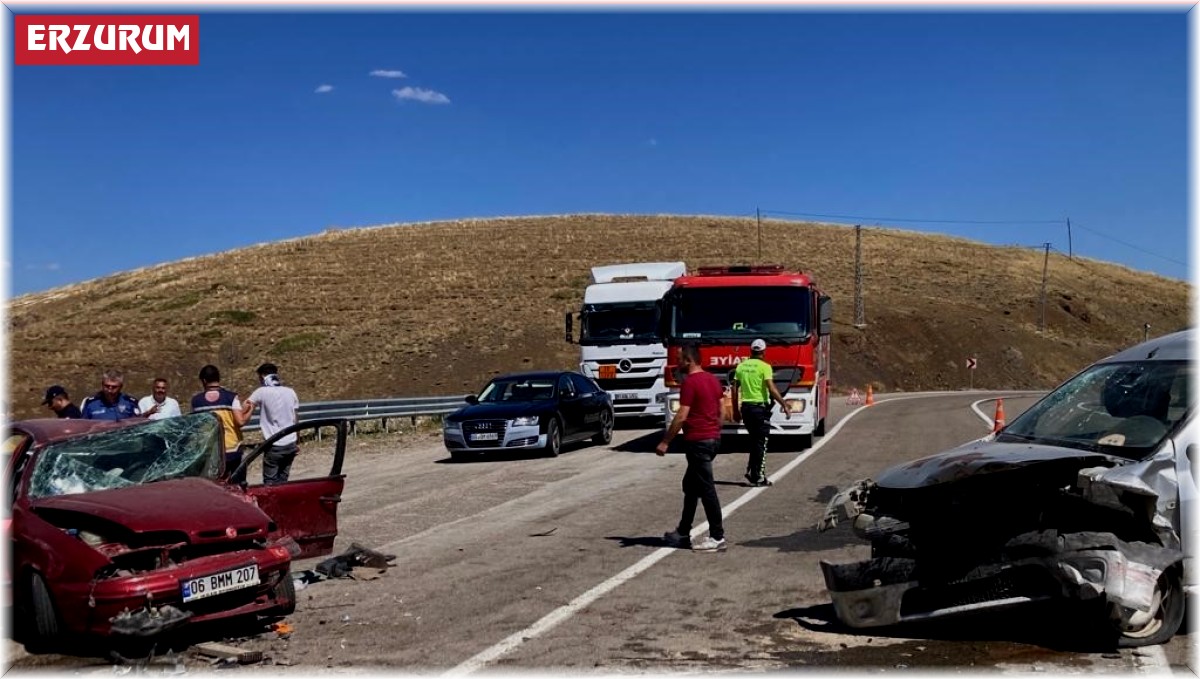 Erzurum-Bayburt karayolunda kaza; 4'ü ağır 8 yaralı