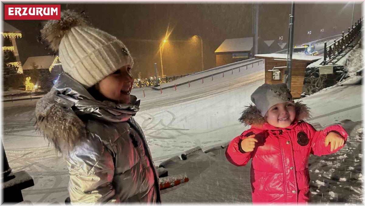 Erzurum beyaza büründü, vatandaşlar karın tadını çıkarttı