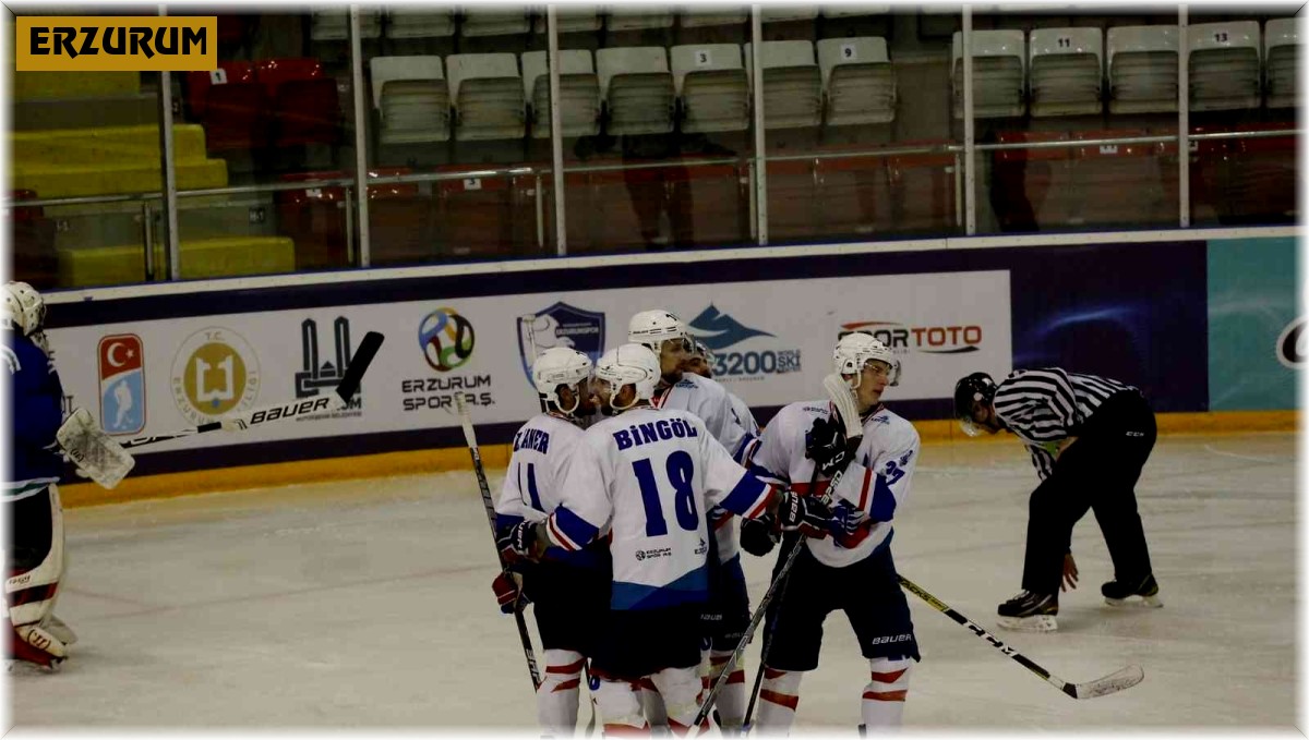 Erzurum Büyükşehir Belediyesi Buz Hokey Takımı, Süper Lig'de şampiyonluğa koşuyor