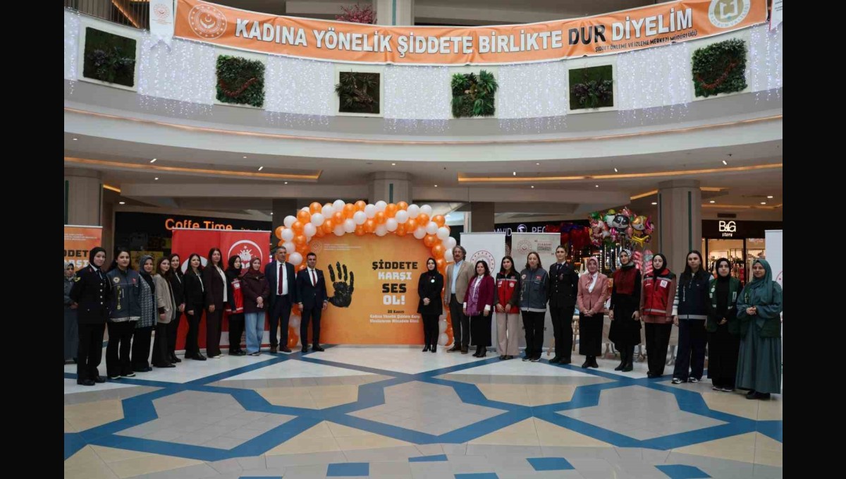 Erzurum'da "25 kadın 25 hikâye" sergisi açıldı