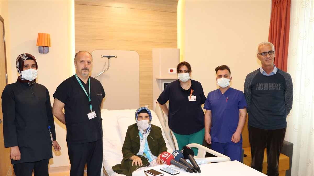 Erzurum'da 4 santimetrelik kesiyle kalp ameliyatı olan iki hasta şifa buldu