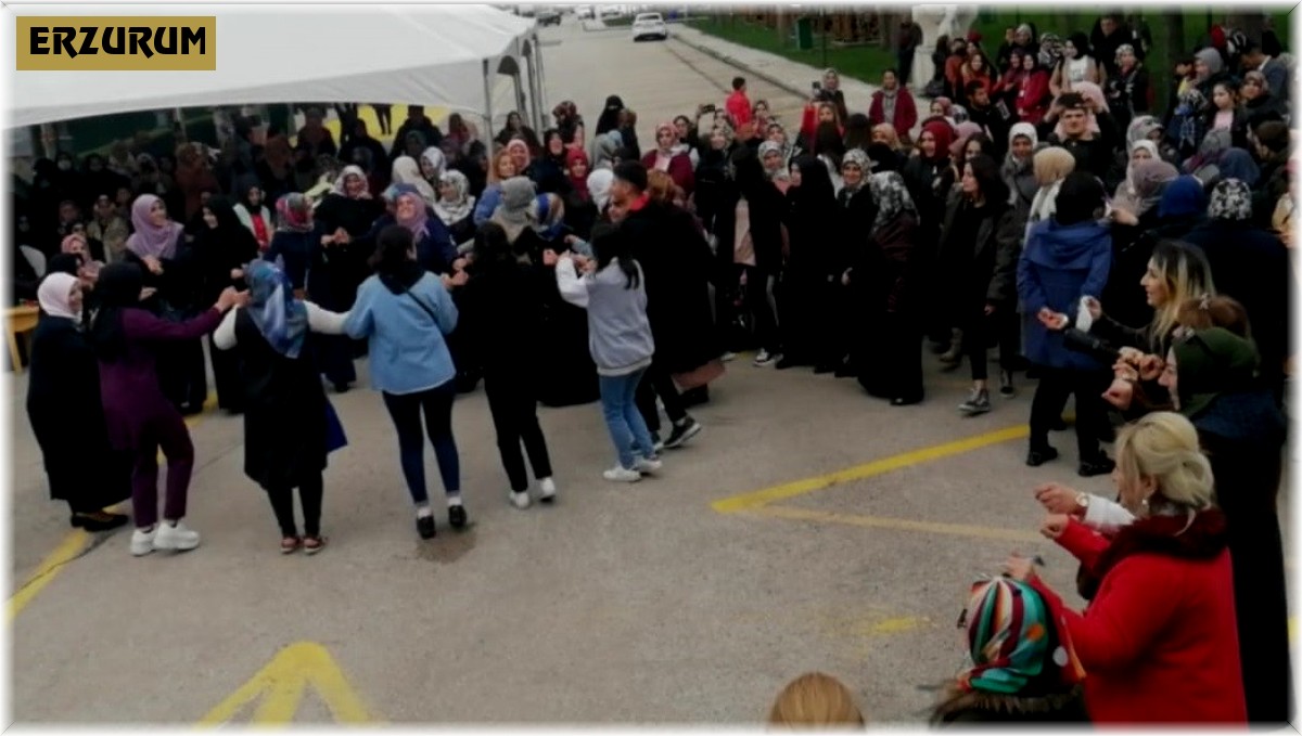 Erzurum'da "Anneler Günü Bahar Şenliği'' programı düzenlendi