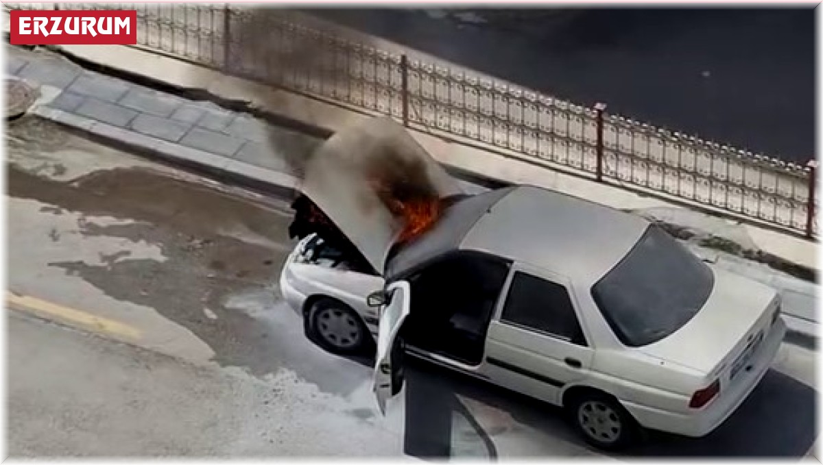 Erzurum'da araç bir anda alev aldı