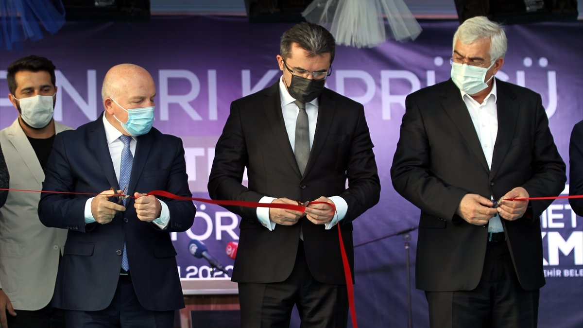 Erzurum'da "Barış Pınarı Köprüsü Bağlantı Yolu" düzenlenen törenle açıldı