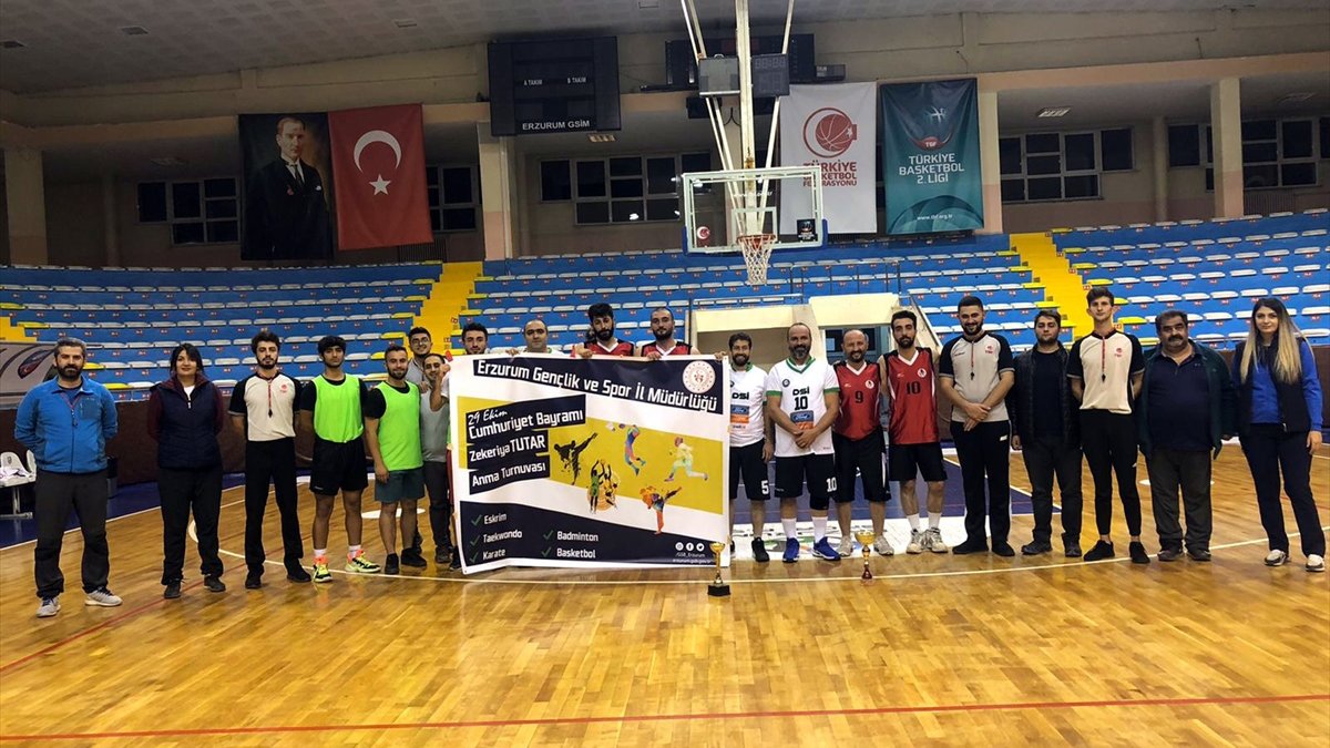 Erzurum'da basketler 'Cumhuriyet' için atıldı