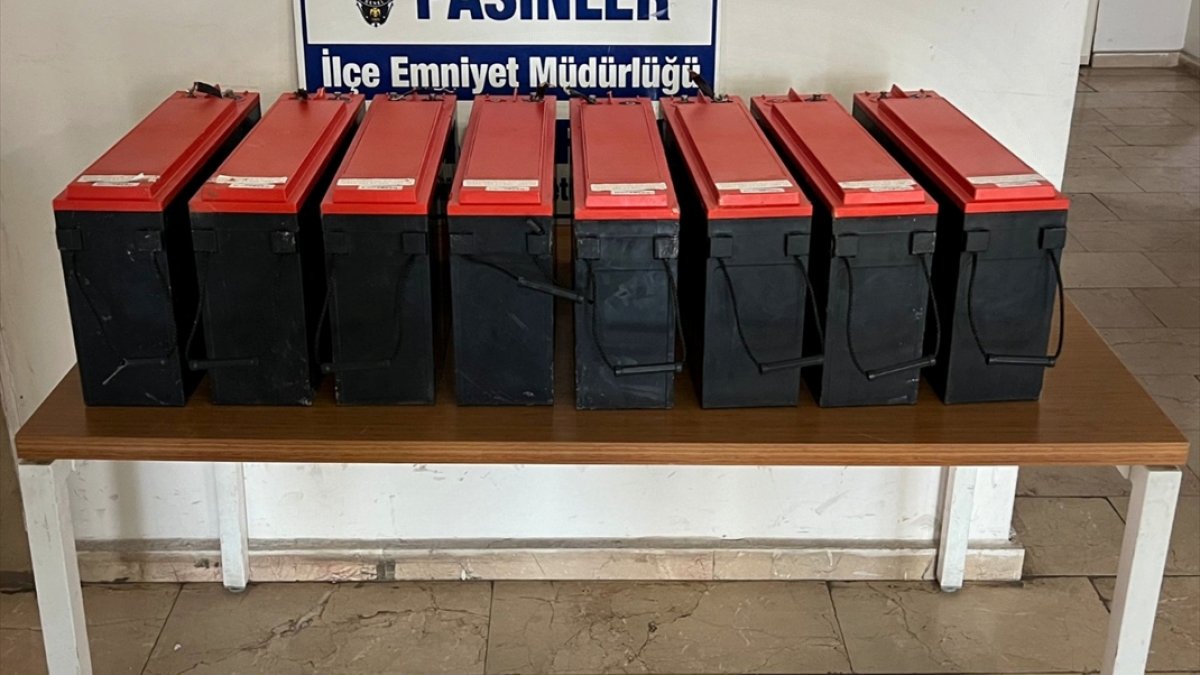 Erzurum'da baz istasyonundan akü çalan 2 şüpheli tutuklandı