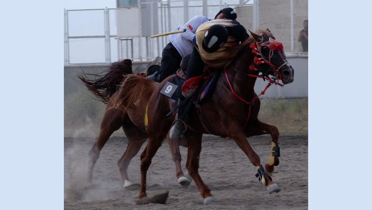 Erzurum'da bitmeyen cirit heyecanı