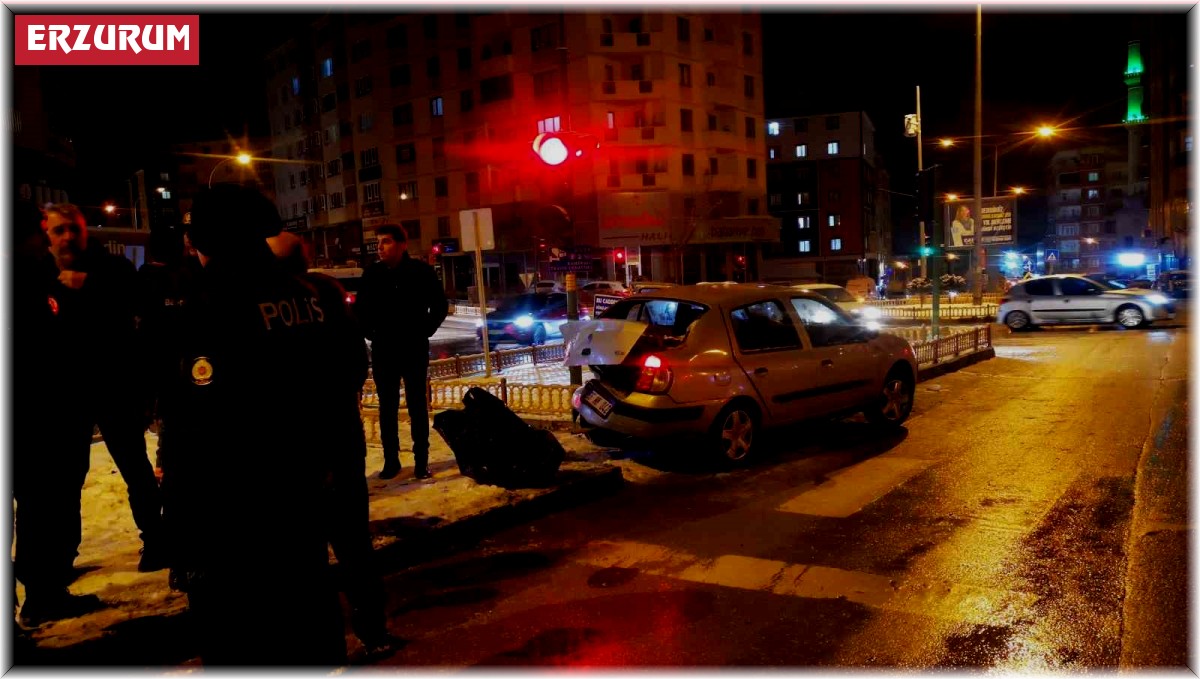 Erzurum'da buzlanma ve kar yağışı kazalara neden oldu