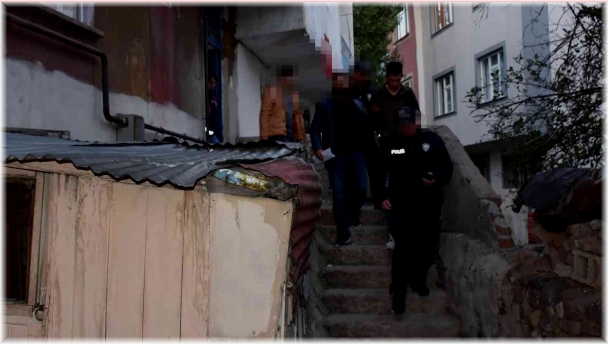 Erzurum'da çeşitli suçlardan aranan 51 şüpheliden 28'i tutuklandı