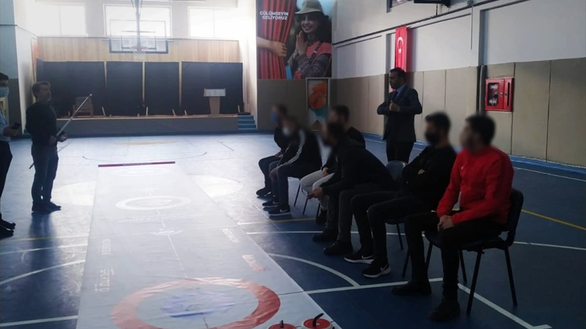 Erzurum'da denetimli serbestlik tedbiri altındaki yükümlülere 'floor curling' eğitimi verildi