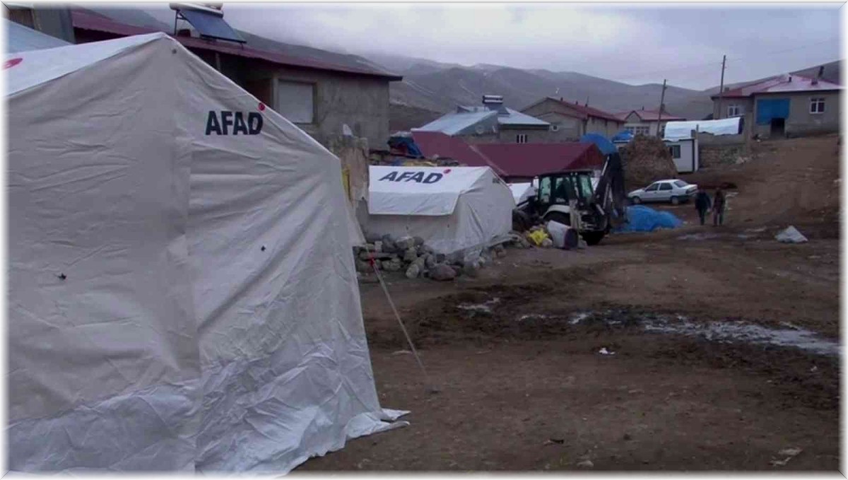 Erzurum'da depremzedelerin yaraları sarılıyor