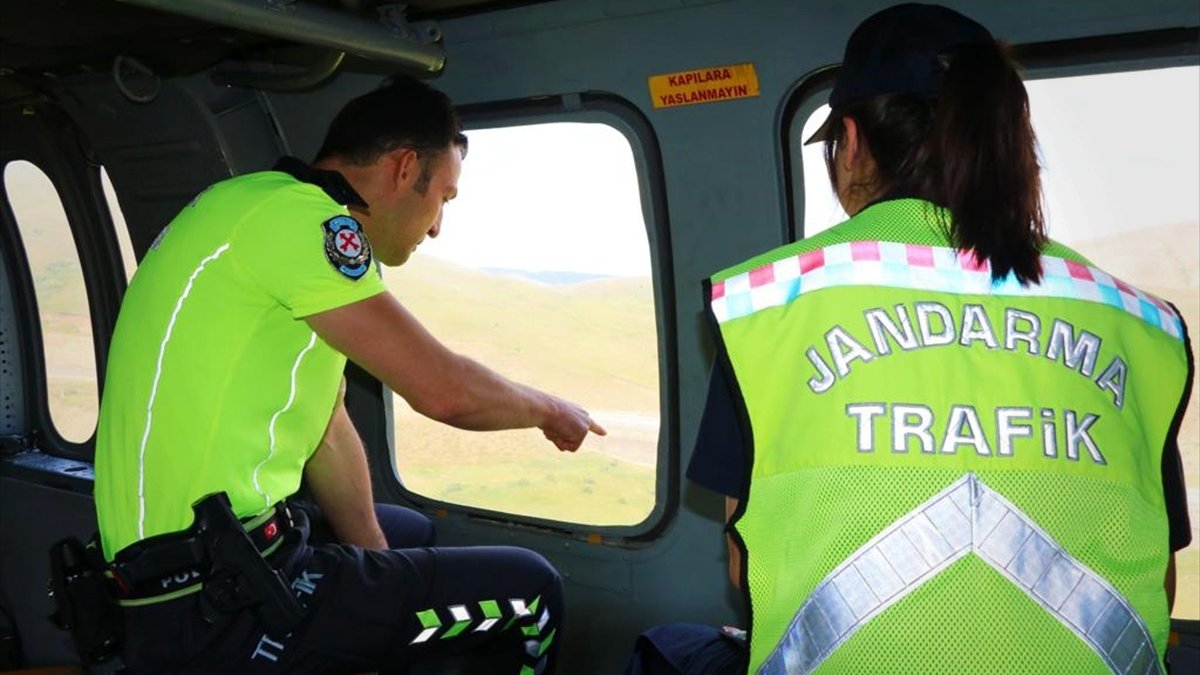 Erzurum'da helikopterle trafik denetimi