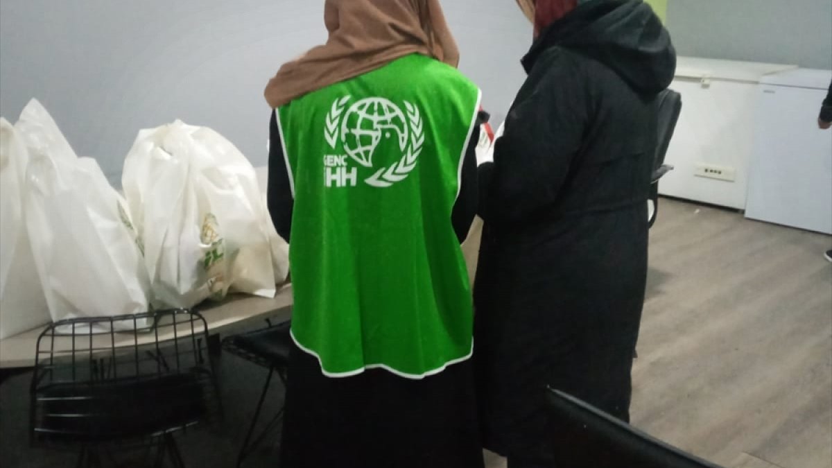 Erzurum'da ihtiyaçlı 180 aileye kış öncesi gıda yardımı yapıldı