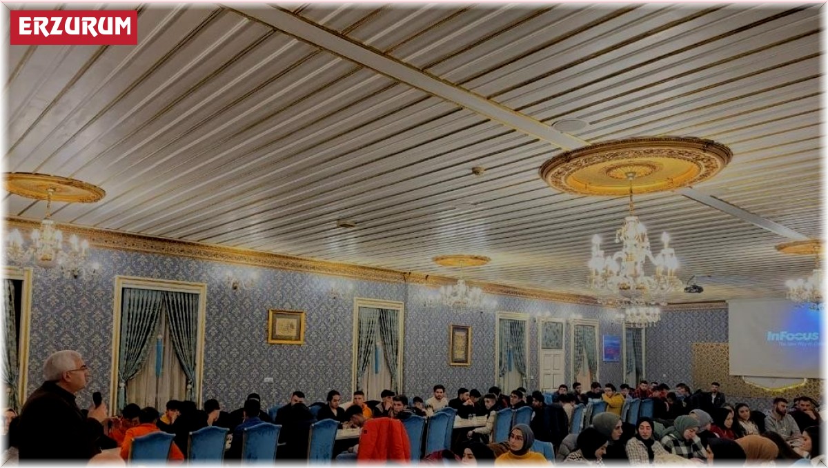 Erzurum'da "İlk oyum Erdoğan'a, ilk oyum AK Parti'ye gençlik buluşması"