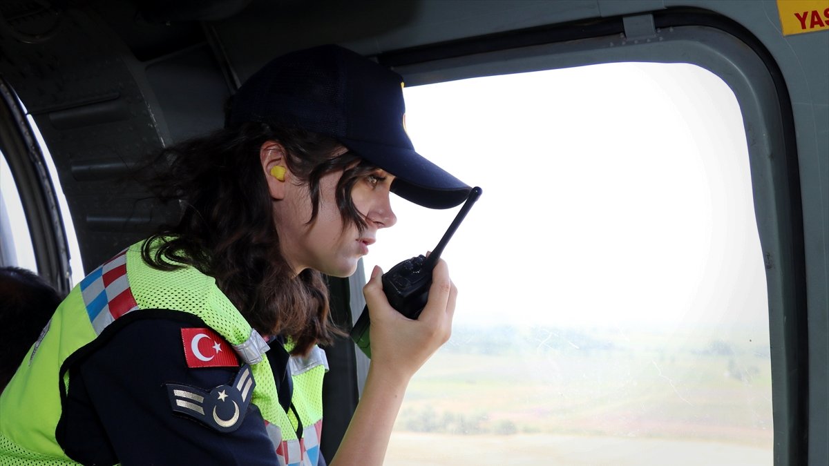 Erzurum'da jandarma ve polisten helikopterli trafik denetimi