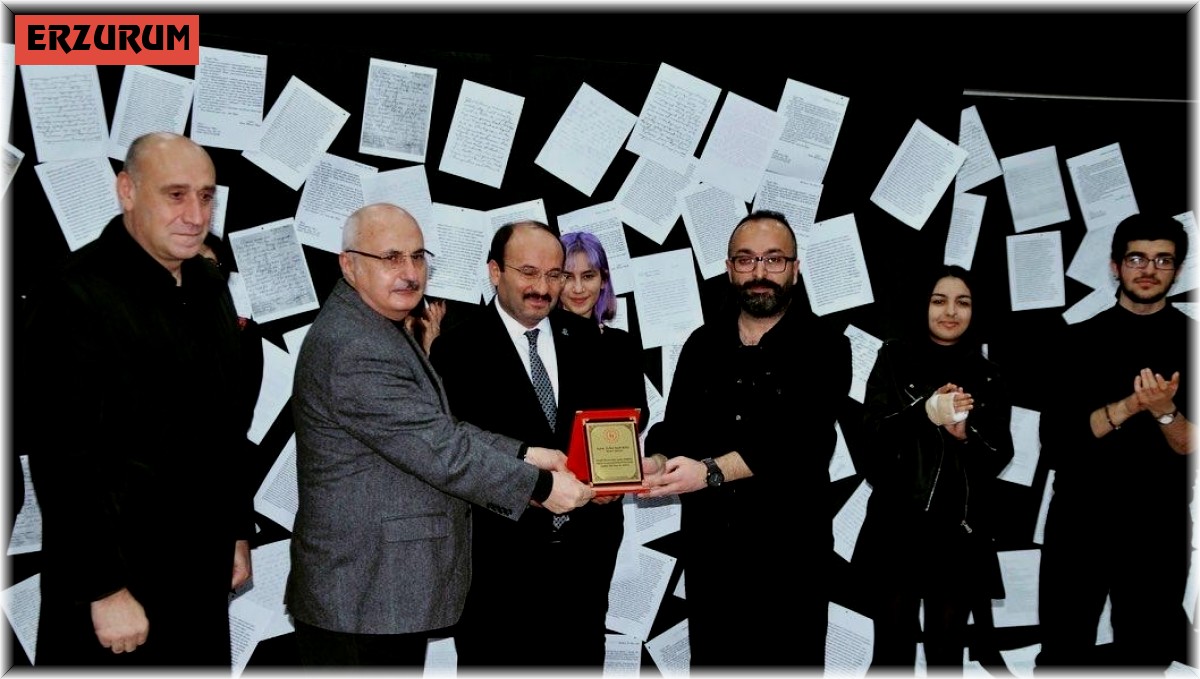 Erzurum'da 'kadın' isimli tiyatro oyunu beğeni topladı