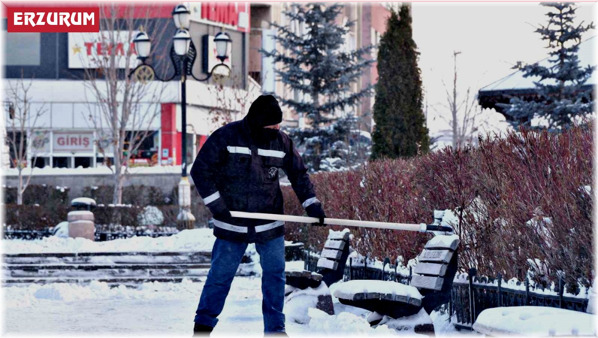 Erzurum'da kar ve soğuk etkisini sürdürüyor
