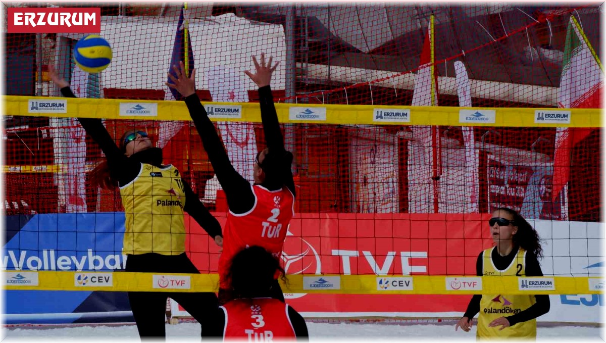 Erzurum'da kar voleybolu heyecanı