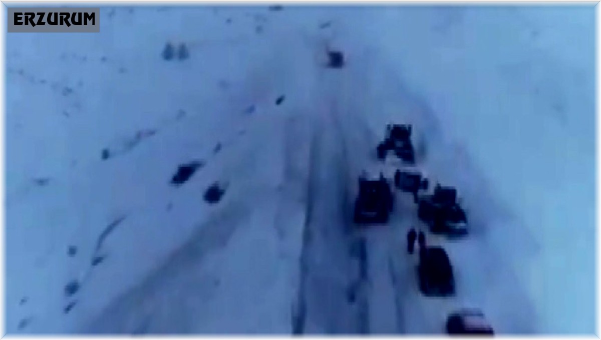 Erzurum'da kar yağışı sonrası düşen çığ karayolunu kapattı, ekipler seferber oldu