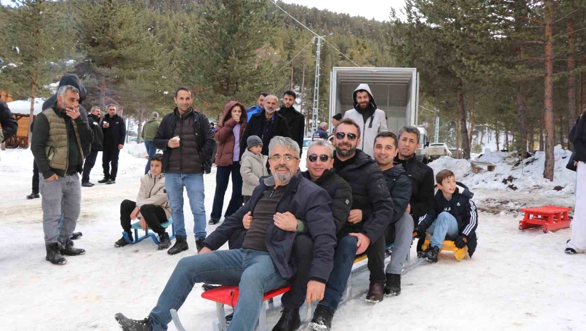 Erzurum'da kızaklarla kıyasıya yarış
