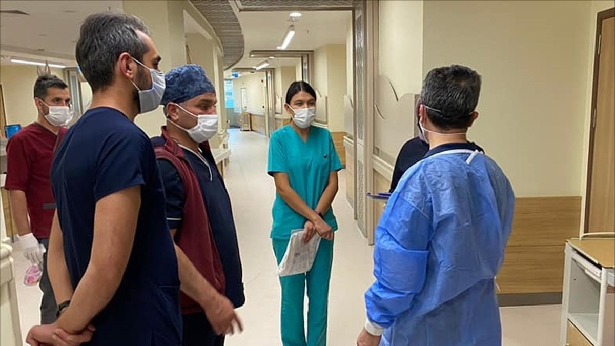 Erzurum'da Kovid-19 tedavisi gören doktor ve hemşirelerin sağlık durumu iyiye gidiyor