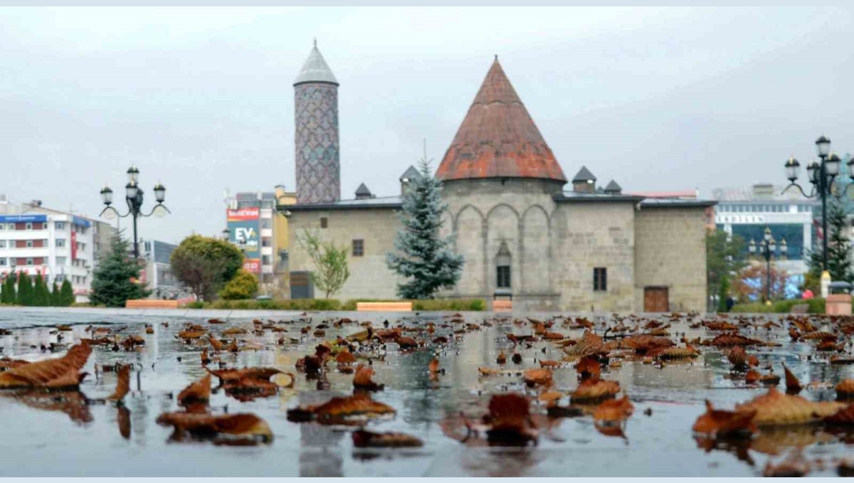 Erzurum'da kuvvetli rüzgar uyarısı