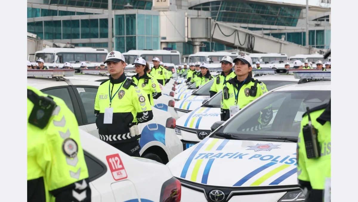 Erzurum'da polis ve jandarmaya 74 araç takviyesi