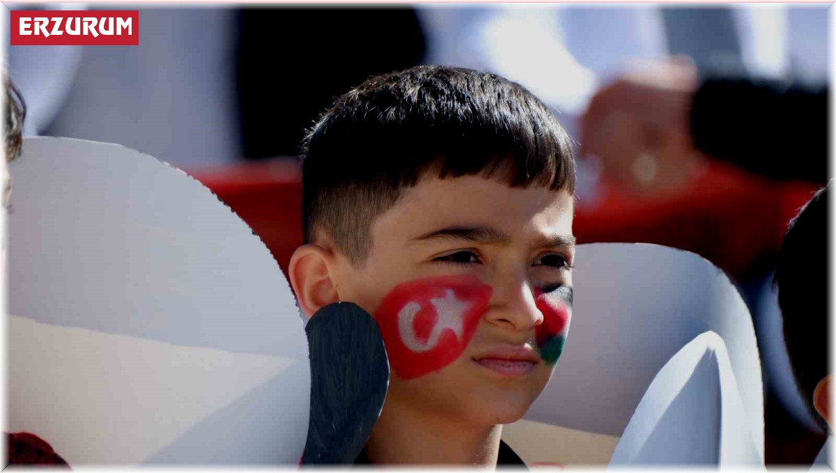 Erzurum'da sağlıkçıların sessiz yürüyüşü sürüyor