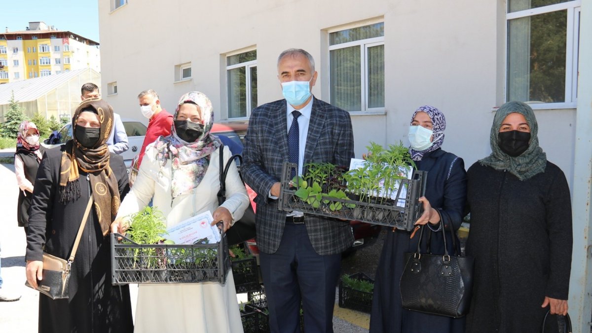 Erzurum'da sebze yetiştiriciliğine kadın eli değecek